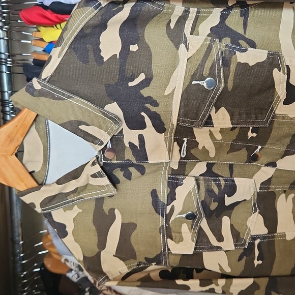 NEW! CAMO DENIM JEAN JACKET SIZE MEDIUM - Picture 3 of 4